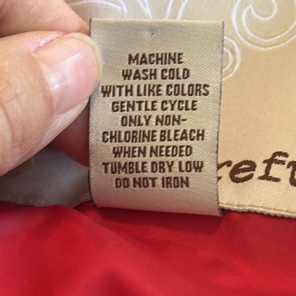 Refuge brand red nylon puffer coat - Picture 9 of 9